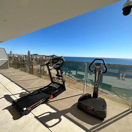 Penthouse With Pool & Jacuzzi Apartment