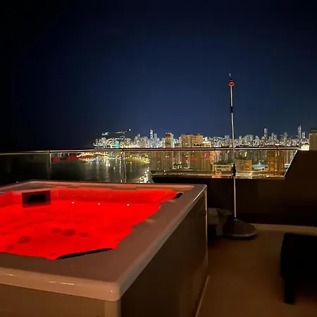 Apartment Penthouse With Pool & Jacuzzi *